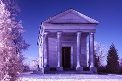 Infrarotaufnahme vom Luisentempel in Neustrelitz.