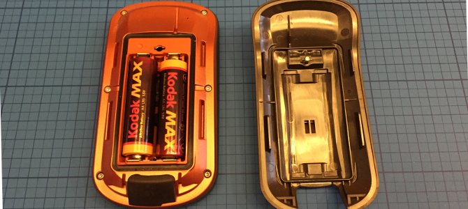 Geöffneter Deckel vom Garmin Orgegon (R) 600